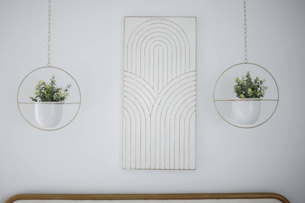End Zone Escape-Light And Bright Hof Village Home Canton Ngoại thất bức ảnh