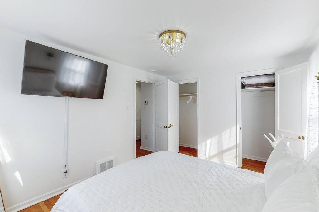 End Zone Escape-Light And Bright Hof Village Home Canton Ngoại thất bức ảnh