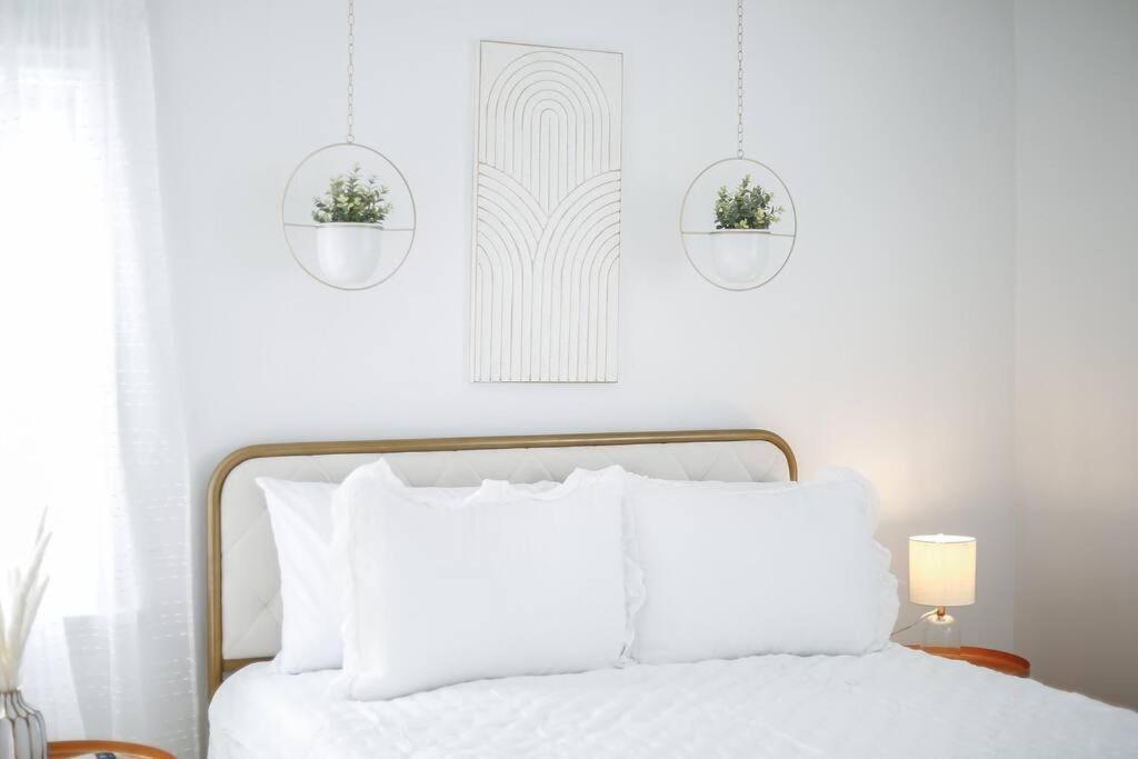 End Zone Escape-Light And Bright Hof Village Home Canton Ngoại thất bức ảnh